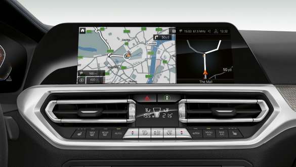BMW Серија 3 Седан, BMW Live Cockpit Professional. Преден крупен кадар на дисплејот во кабината на BMW Серија 3 Седан со BMW Live Cockpit Professional.
