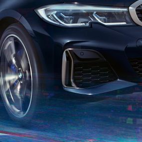 BMW Серија 3 Седан, отвори за воздух. Детален страничен поглед на BMW Серија 3 Седан отвори за воздух во Cerium grey metallic боја.
