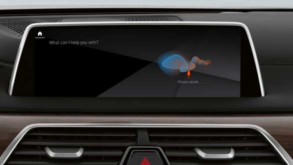 BMW Серија 7 Седан: Remote Software Upgrade BMW Серија 7 Седан: дисплеј и инструмент табла на која е прикажан Remote Software Upgrade