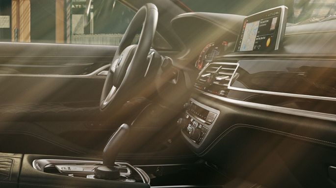 BMW Individual Серија 7 Седан, висококвалитетна внатрешност BMW Individual Серија 7 Седан висококвалитетна внатрешност во црна боја