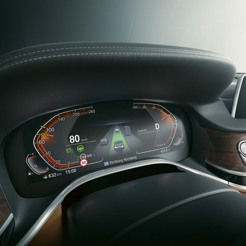 BMW Серија 7 Седан: BMW Live Cockpit Professional BMW Серија 7 Седан: крупен кадар на BMW Live Cockpit Professional