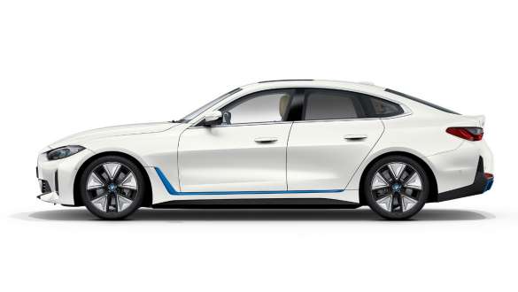 BMW i4 eDrive40 G26 2021 Mineral White страничен поглед BMW i4 eDrive40 G26 2021 Mineral White страничен поглед