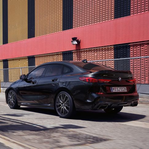 Coupé линија BMW M235i xDrive Gran Coupé Coupé линија BMW M235i xDrive Gran Coupé 2020 Black Sapphire металик F44 три-четвртини страничен поглед