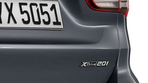 BMW X1 F48 BMW xDrive лого BMW X1 F48 LCI поглед од блиску на BMW xDrive лого на задниот крај