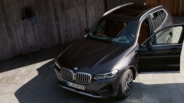 Plug-in hybrid технологија BMW X3 xDrive30e G01 Sophisto Grey 2021 Plug-in hybrid технологија BMW X3 xDrive30e G01 Sophisto Grey тричетвртински поглед од напред 2021