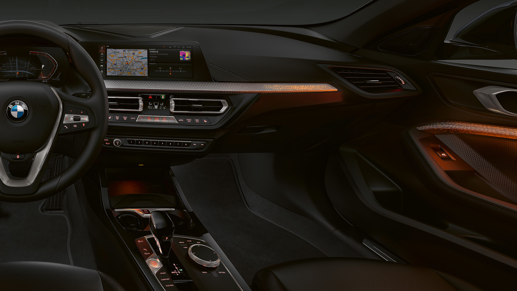 Внатрешни завршни ленти 'Illuminated Nice'. BMW Серија 1 модел Luxury Line, внатрешни завршни ленти 'Illuminated Nice'.