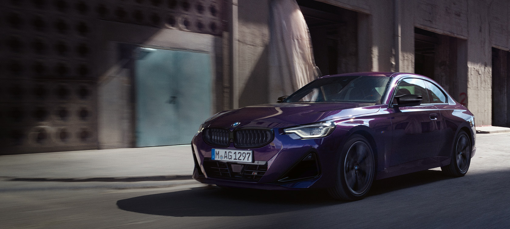 BMW Серија 2 Coupé G42 2021 Thundernight металик тричетвртински поглед во возење однапред