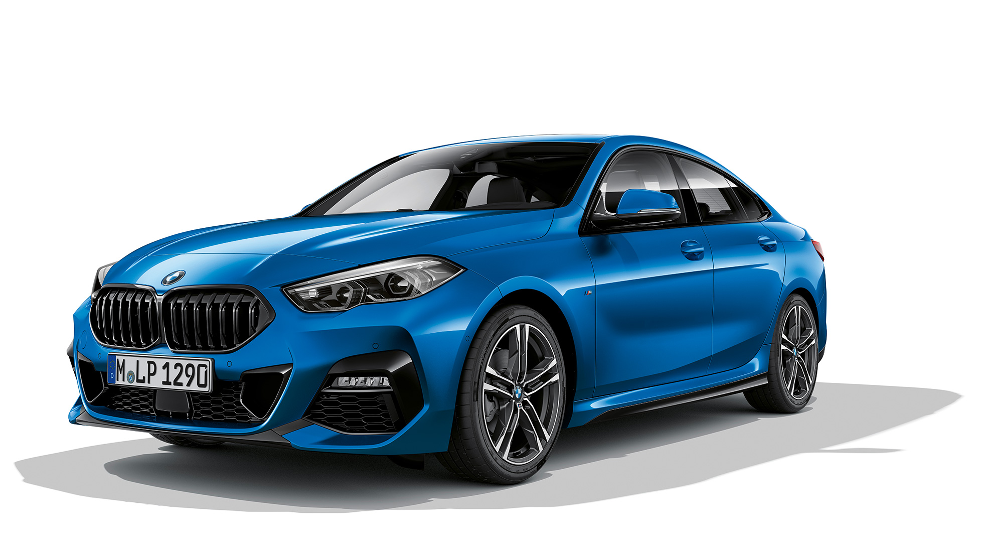 M лесни алуминиумски наплатоци BMW Серија 2 Gran Coupé Модел M Sport M лесни алуминиумски наплатоци BMW Серија 2 Gran Coupé M Sport Misano Blue металик F44 три-четвртини поглед однапред