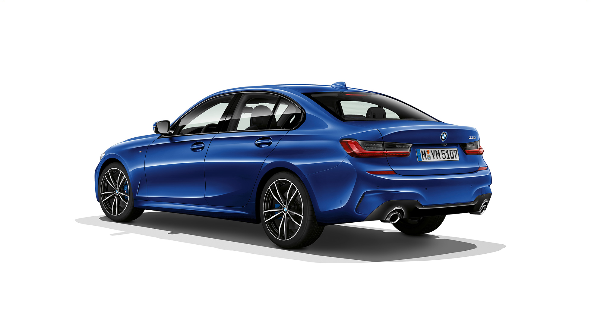 BMW Серија 3 Седан, Model M Sport заден дел. Тричетвртински заден кадар на BMW Серија 3 Седан со Model M Sport елементи.