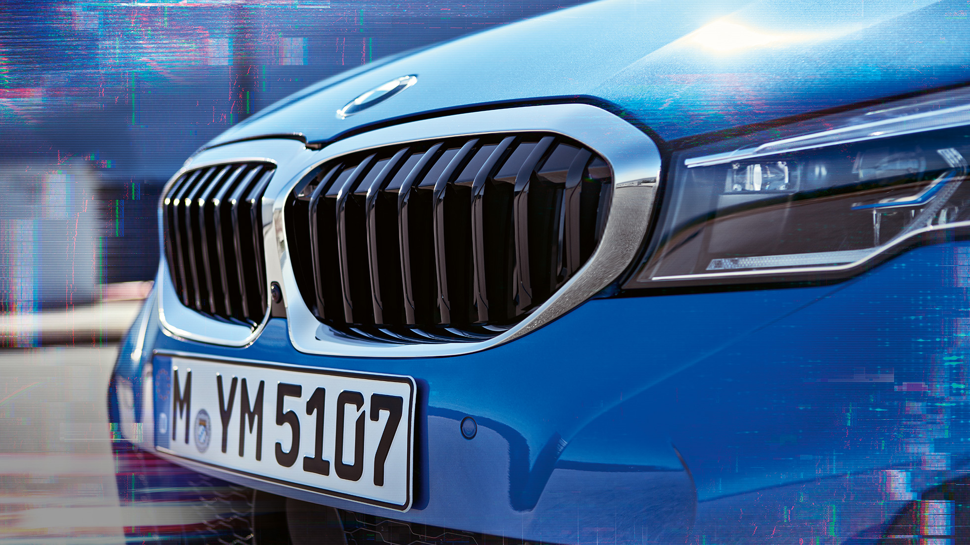 BMW Серија 3 Седан, двојна полукружна рамка. Крупен страничен поглед на BMW Серија 3 Седан двојната полукружна маска.