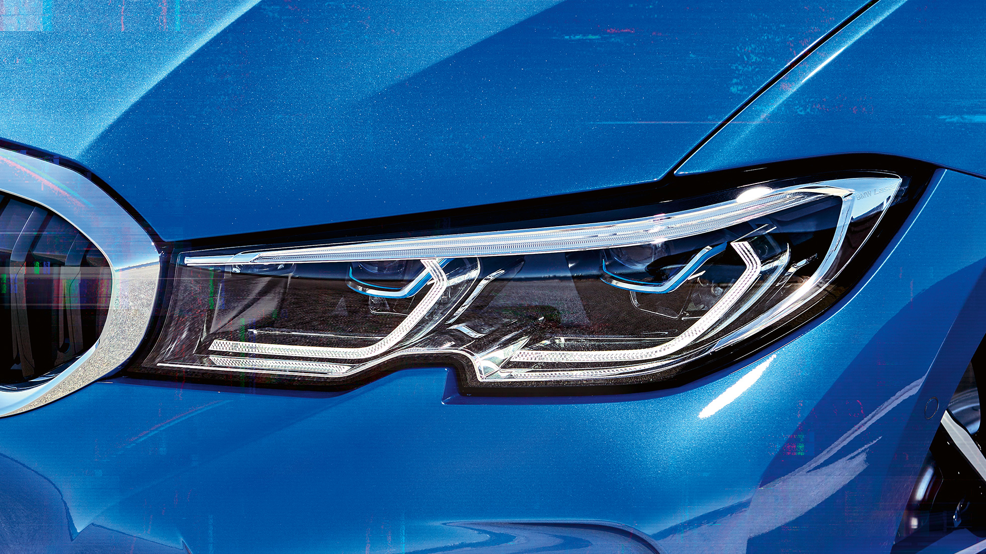 BMW Серија 3 Седан, BMW ласерско светло. Страничен крупен кадар на десните предни светла со BMW ласерско светло.