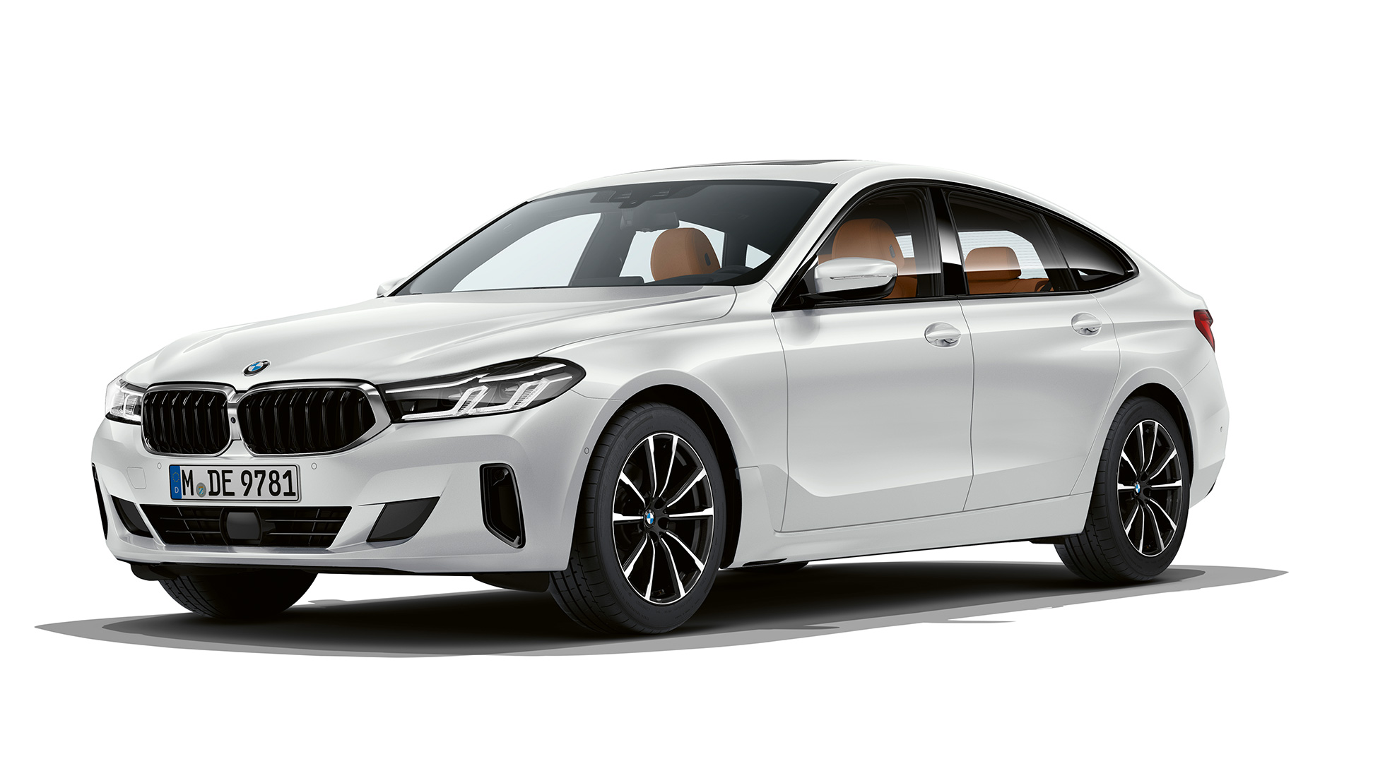 BMW 6 Series Gran Turismo Basic equipment G32 2020 BMW 6 Series Gran Turismo G32 620d 2020 Basic equipment Mineral White Metallic three-quarter front view