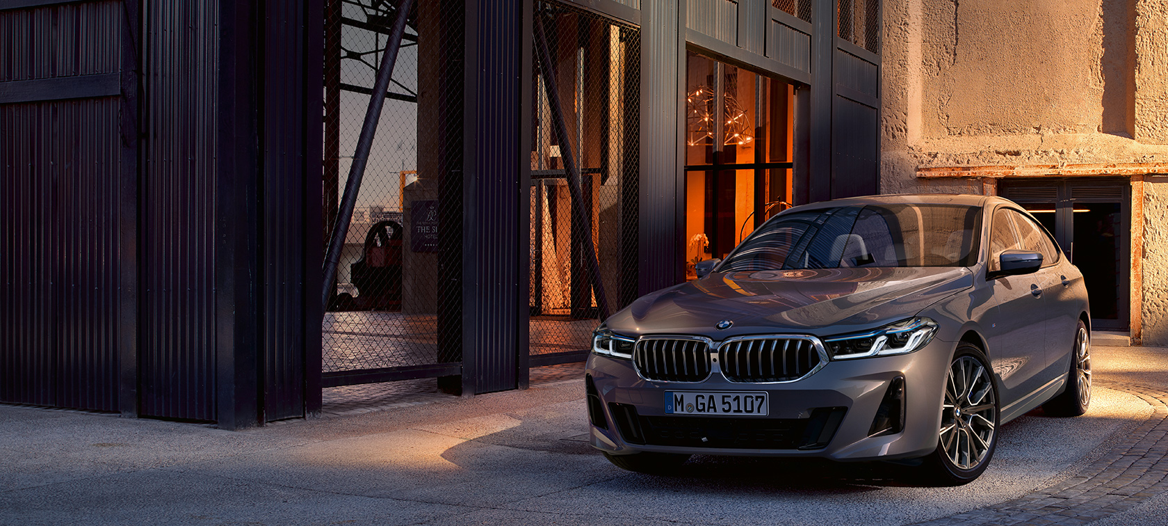 BMW 6 Series Gran Turismo G32 2020 BMW 6 Series Gran Turismo 640i xDrive G32 2020 Bernina Grey in three-quarter front standing in hall