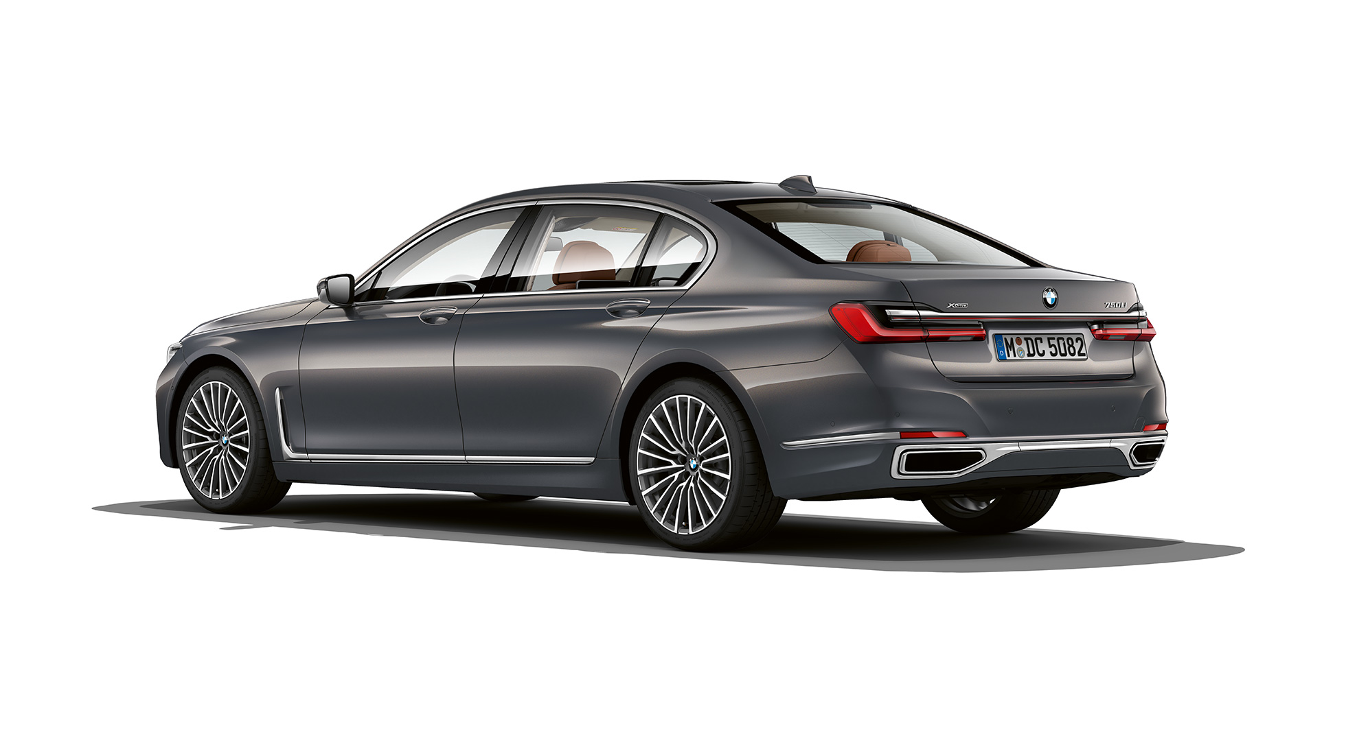 BMW Серија 7 Седан со надворешен дизајн Чиста совршеност, тричетвртински заден кадар Сив BMW Серија 7 Седан со надворешен дизајн Чиста совршеност во тричетвртински заден кадар