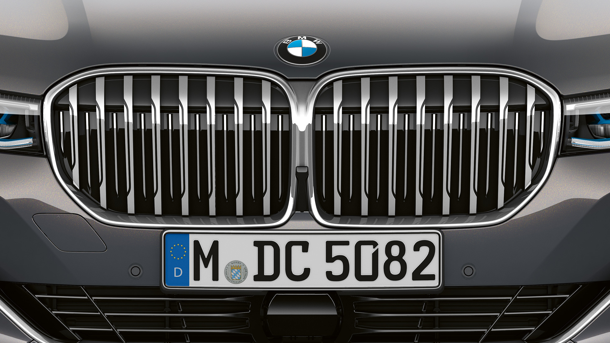BMW Серија 7 Седан со надворешен дизајн Чиста совршеност, менувач на брзини BMW Серија 7 Седан со надворешен дизајн Чиста совршеност: крупен кадар на BMW полукружна маска