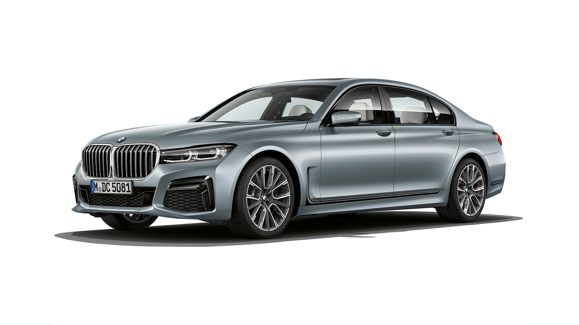 BMW Серија 7 Седан M Sport пакет, тричетвртински преден кадар Сив BMW Серија 7 Седан M Sport пакет во тричетвртински преден кадар