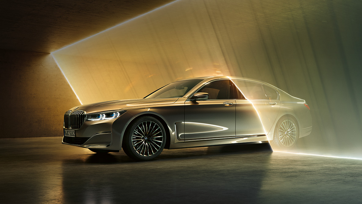 BMW Серија 7 Седан: Поставеност на светлата заден дел BMW Серија 7 Седан: Поставеност на светлата на задниот дел, крупен кадар