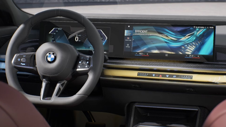 BMW Серија 7 Седан G70 ICE 740i M спорт пакет тричетвртински поглед одзади BMW Серија 7 Седан G70 ICE 740i M спорт пакет тричетвртински поглед одзади во возење