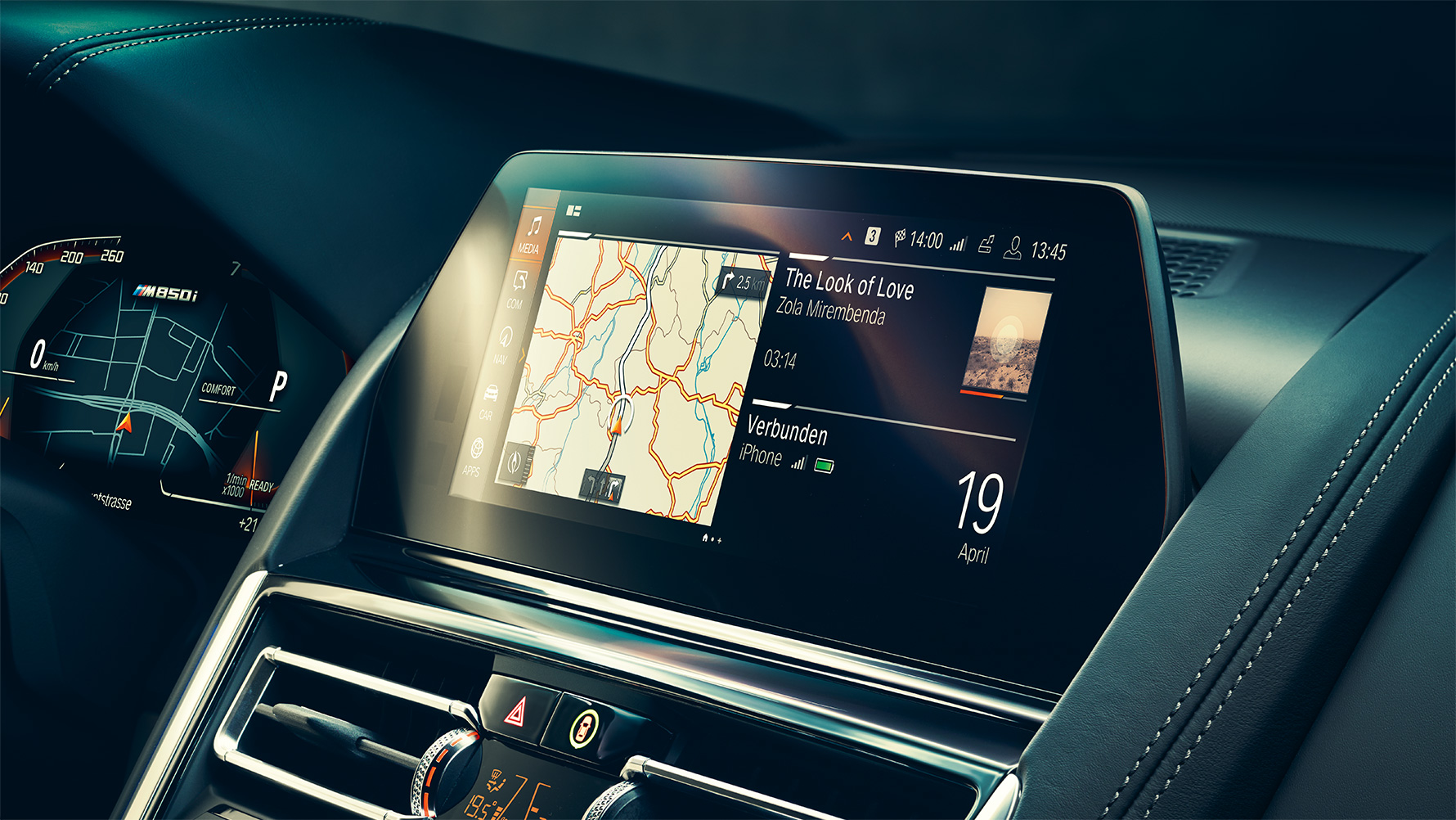 BMW Серија 8 Coupé, BMW Live Cockpit Professional Внатрешост на BMW Серија 8 Coupé со контролен дисплеј и BMW Live Cockpit Professional