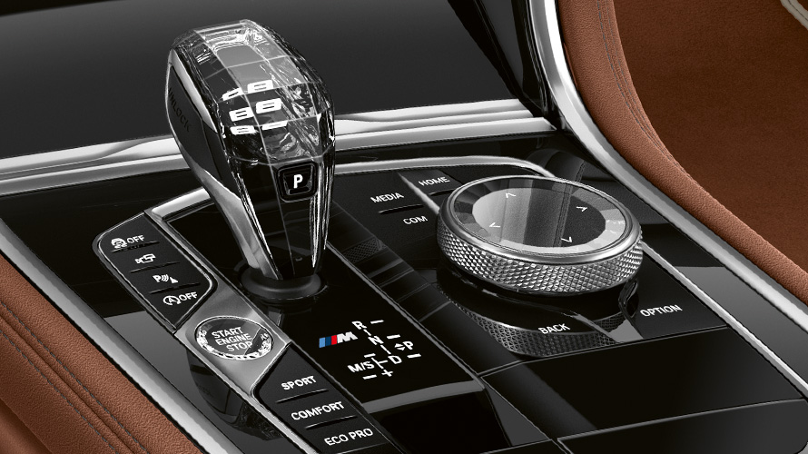 BMW серија 8 Gran Coupé, Individual Sophistication кокпит