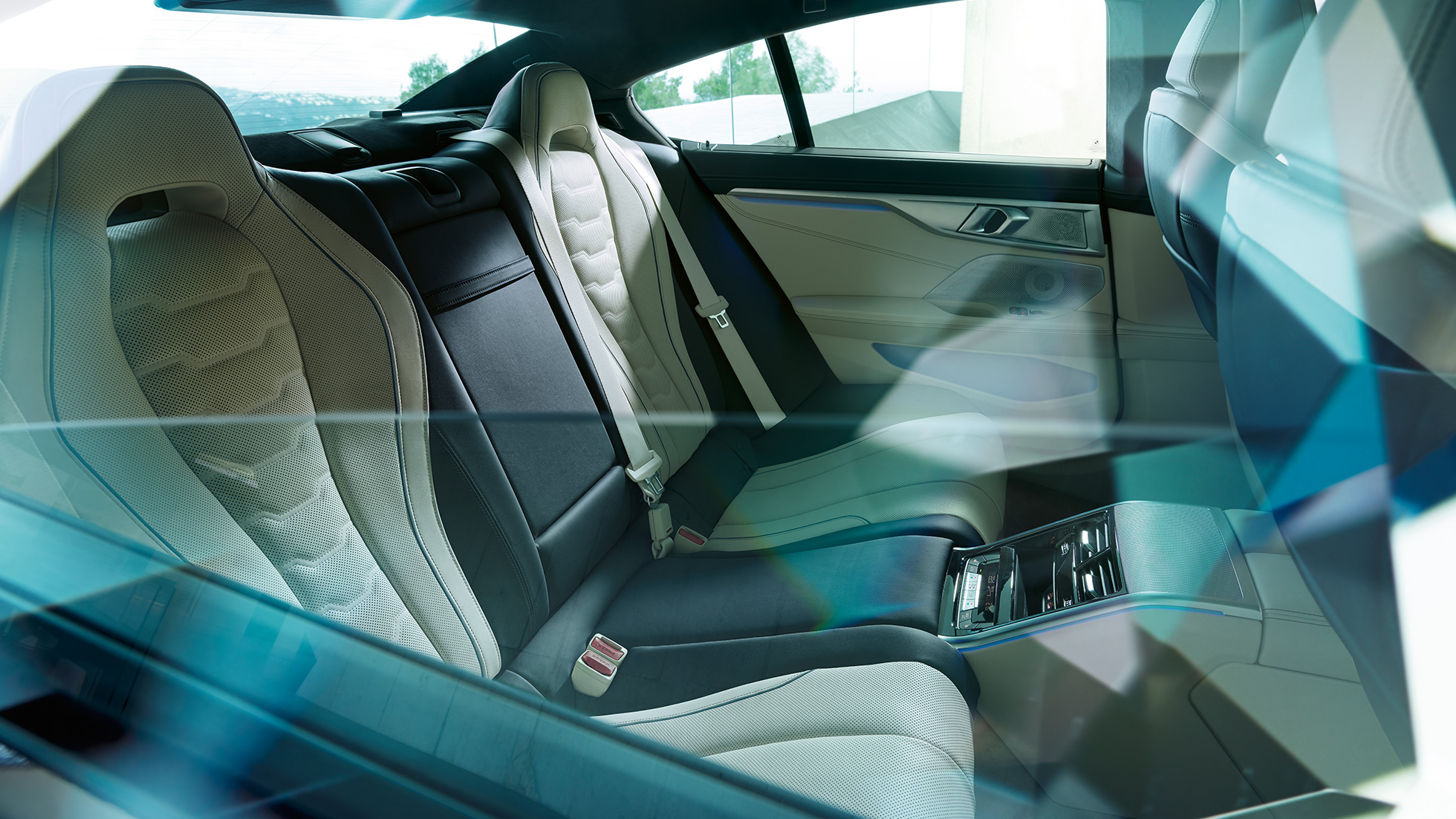 Внатрешност, заден дел BMW серија 8 Gran Coupé, внатрешност, заден дел