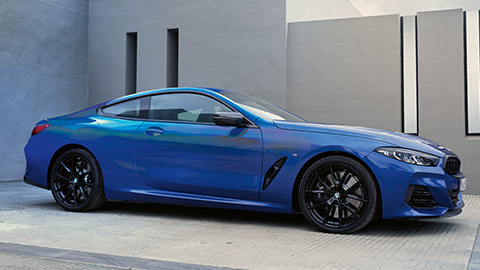 BMW 8er Coupé (G15BMW Серија 8 Coupé (G15) тричетвртински преден поглед во мирување three-quarter front view standing