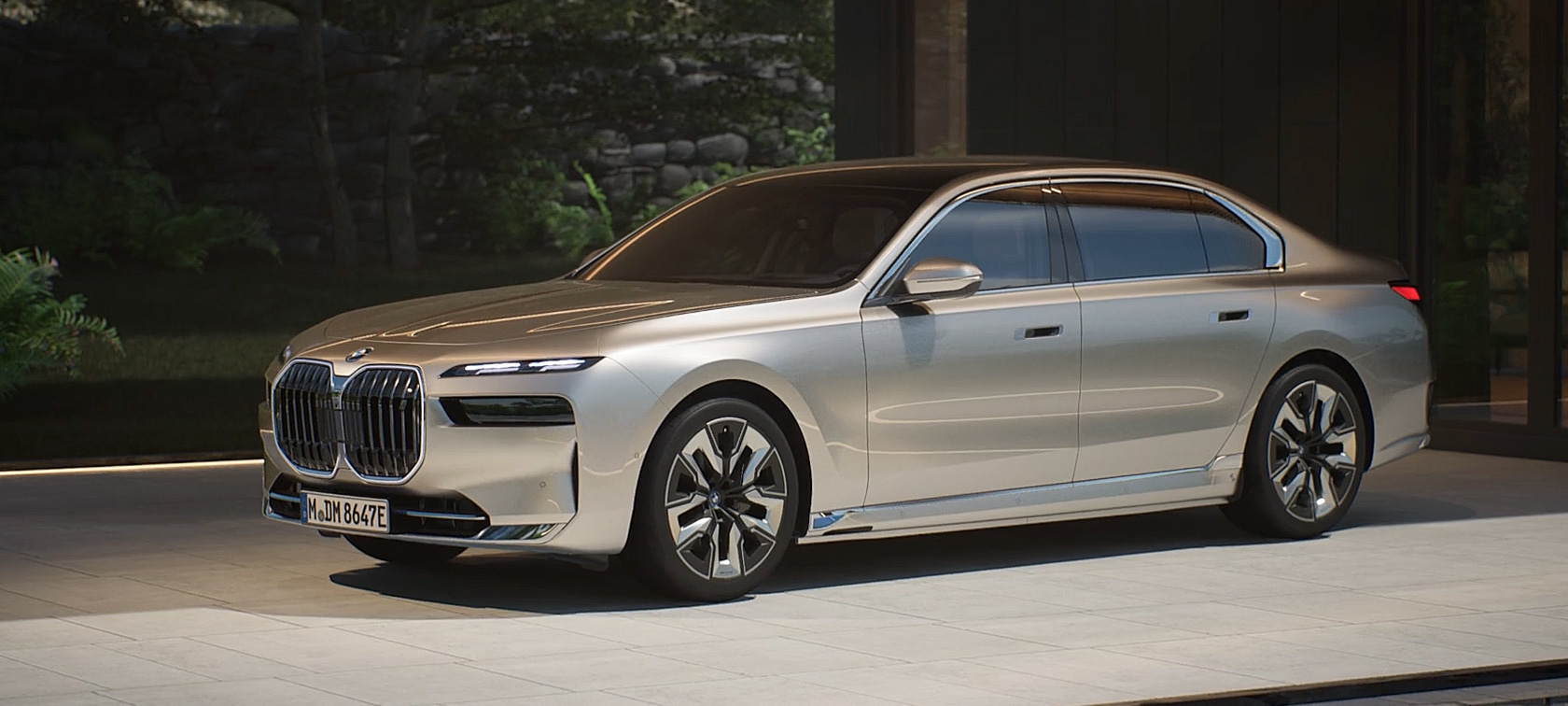 BMW i7 Седан G70 Атрибути на надворешноста во видео BMW i7 Седан G70 BMW Individual Oxid grey сива металик боја Атрибути на надворешноста во видео