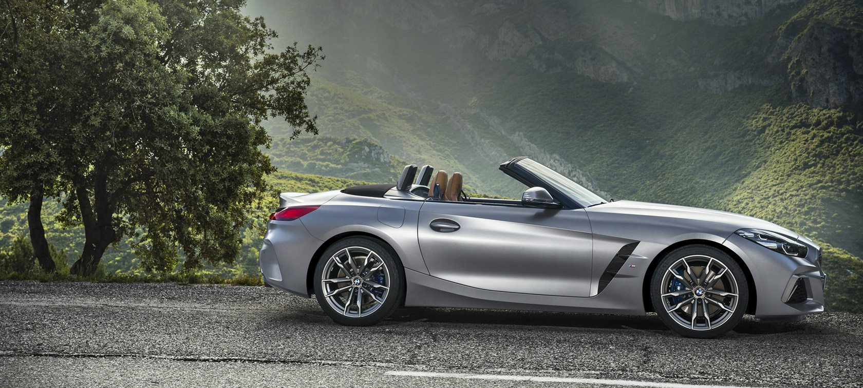 BMW Z4 M40i Roadster G29 страничен поглед BMW Z4 M40i Roadster G29 страничен поглед