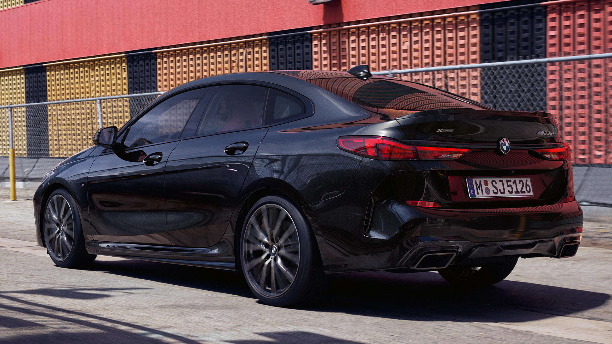 Coupé линија BMW M235i xDrive Gran Coupé Coupé линија BMW M235i xDrive Gran Coupé 2020 Black Sapphire металик F44 три-четвртини страничен поглед