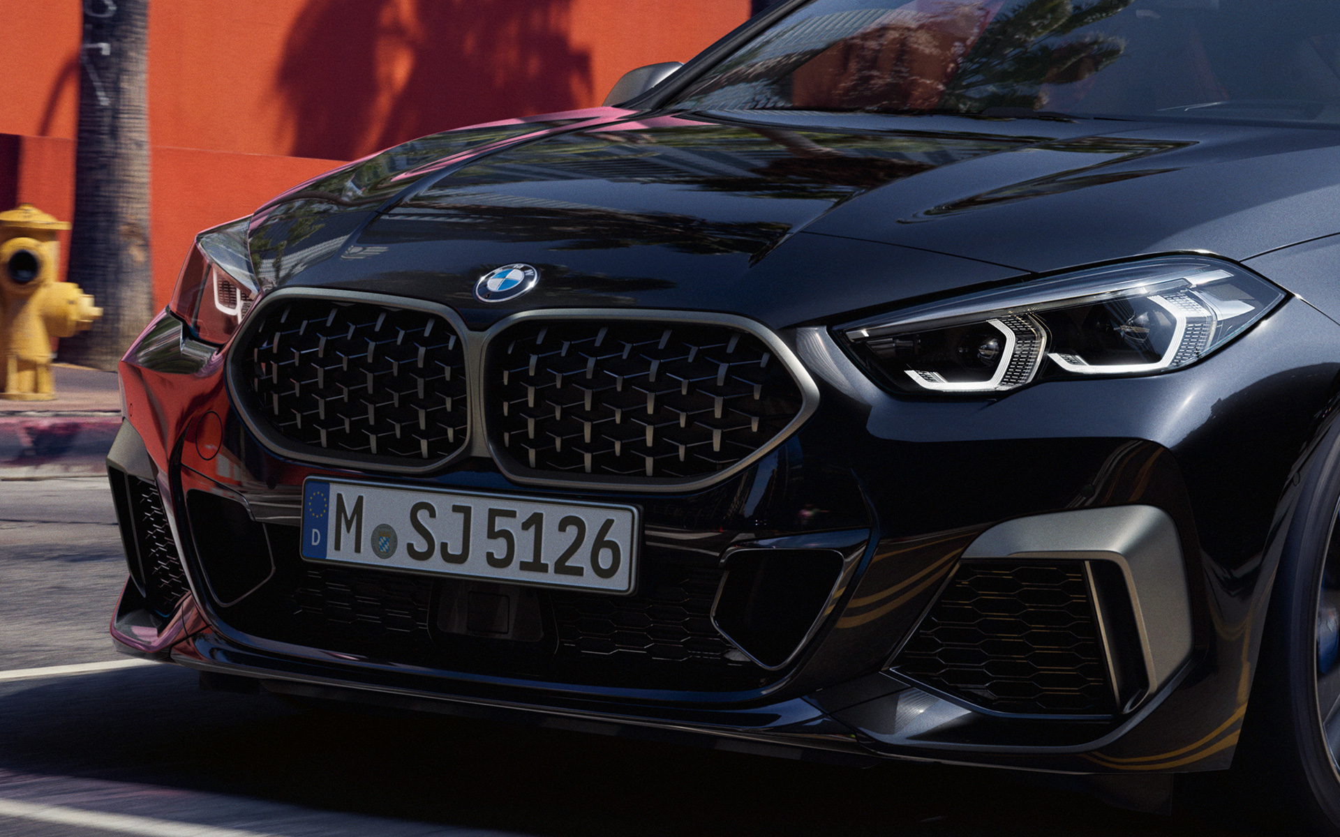Преден дизајн на BMW M235i xDrive Gran Coupé F44 Преден дизајн на BMW M235i xDrive Gran Coupé F44 2020 Black Sapphire metallic тричетвртиснки поглед од напред