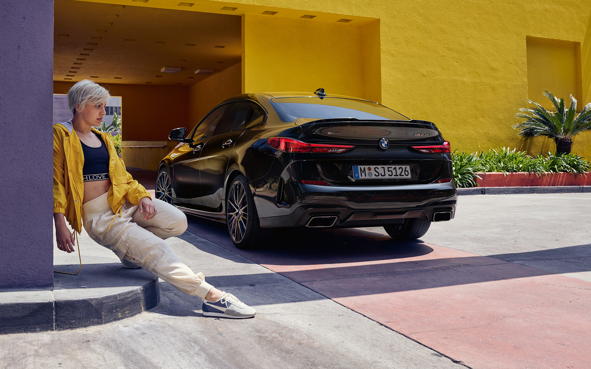 Купе линија на BMW M235i xDrive Gran Coupé F44 Купе линија на BMW M235i xDrive Gran Coupé F44 2020 Black Sapphire metallic шричетвртински страничен поглед