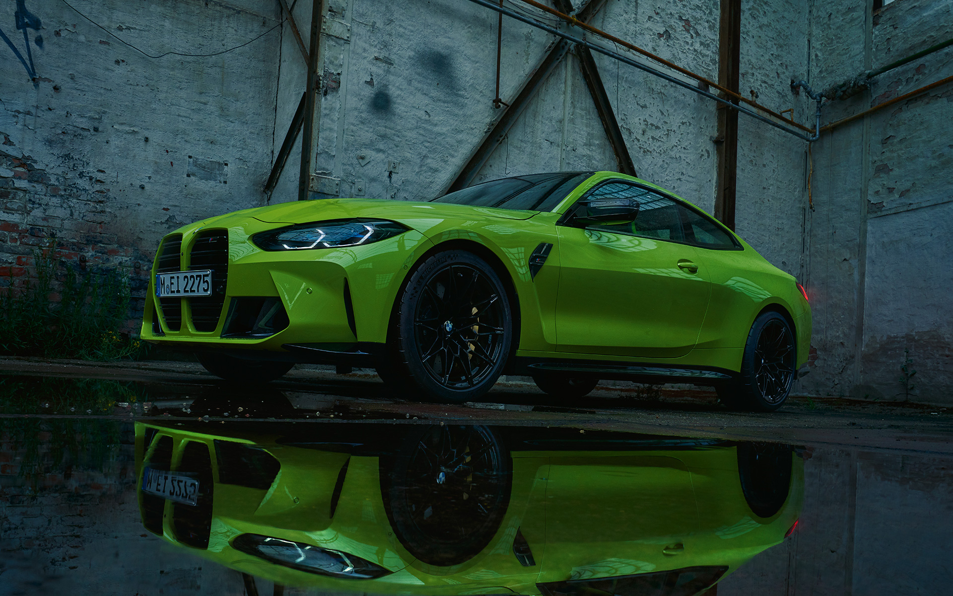 BMW M4 Competition Coupé G82 2020 Сао Паоло Жолто три-четвртински преден изглед 