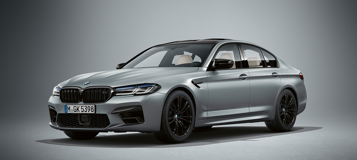 BMW Individual BMW M5 Sedan F90 LCI Facelift 2020 Frozen Bluestone metallic three-quarter front view BMW Individual BMW M5 Sedan F90 LCI Facelift 2020 Frozen Bluestone metallic three-quarter front view