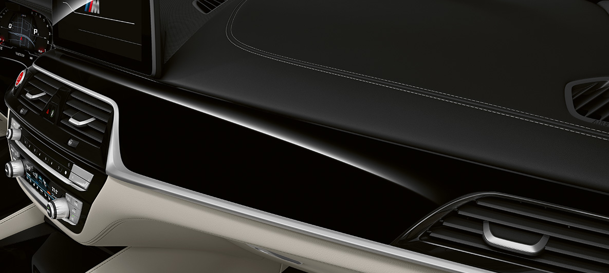 BMW Individual BMW M5 Sedan F90 LCI Facelift 2020 BMW Individual interior trim finishers piano finish Black interior BMW Individual BMW M5 Sedan F90 LCI Facelift 2020 BMW Individual interior trim finishers piano finish Black interior