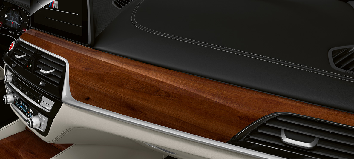 BMW Individual BMW M5 Sedan F90 LCI Facelift 2020 BMW Individual interior trims fine-wood trim plum brown high-gloss with highlight trim finisher Pearl Chrome BMW Individual BMW M5 Sedan F90 LCI Facelift 2020 BMW Individual interior trims fine-wood trim plum brown high-gloss with highlight trim finisher Pearl Chrome
