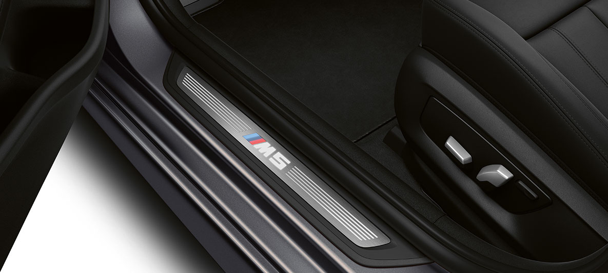 Door sill finishers with M5 designation BMW M5 F90 LCI Facelift 2020 interior Door sill finishers with M5 designation BMW M5 F90 LCI Facelift 2020 interior