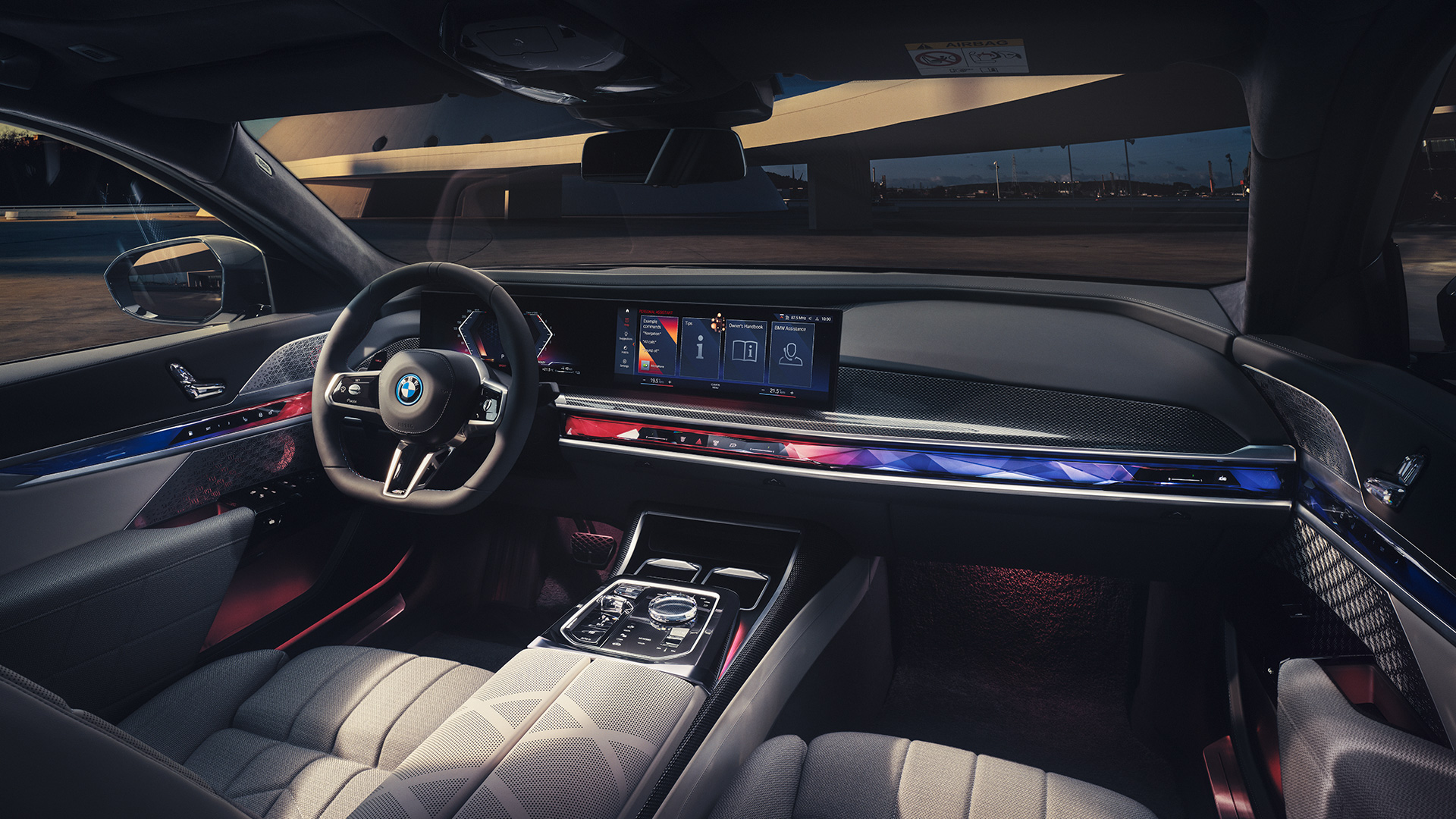 Внатрешност Кабина BMW M760e xDrive Седан G70 Внатрешност Кабина BMW M760e xDrive Седан G70 Поглед од совозачко седиште