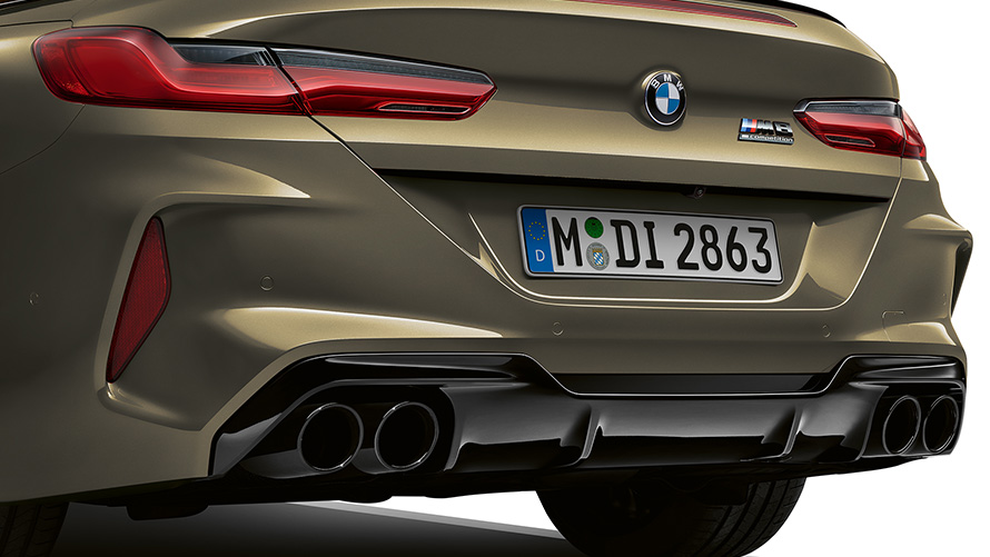 BMW M8 Competition кабриолет F91 LCI Facelift 2022 BMW Individual Brass металик, поглед одназад одблизу