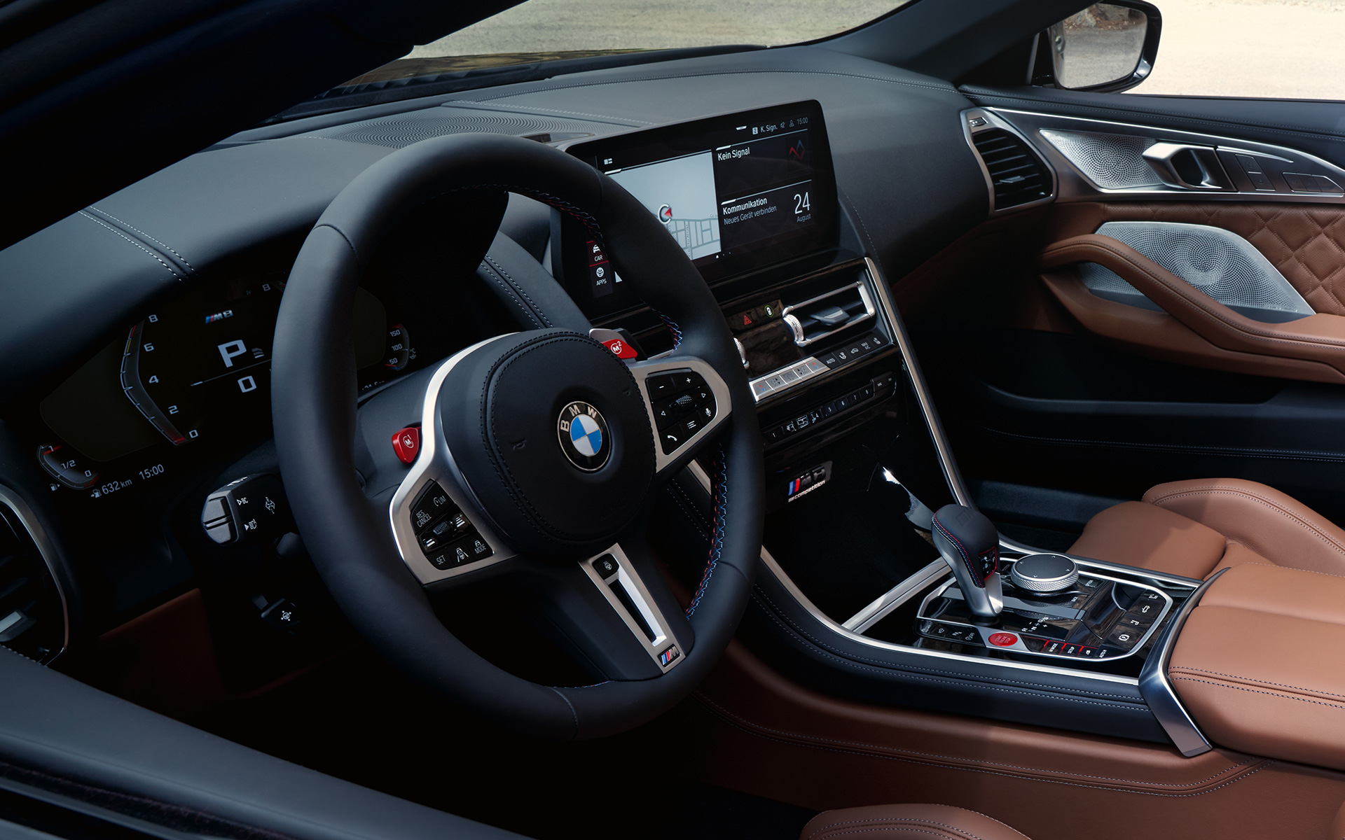 Кокпит на BMW M8 Competition кабриолет F91 LCI Facelift 2022 BMW M8 Competition кабриолет F91 LCI Facelift 2022 кокпит внатрешност