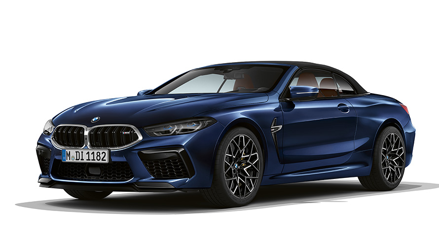 BMW M8 кабриолет F91 LCI Facelift 2022 BMW Individual Tanzanite сина металик боја, тричетвртински поглед однапред