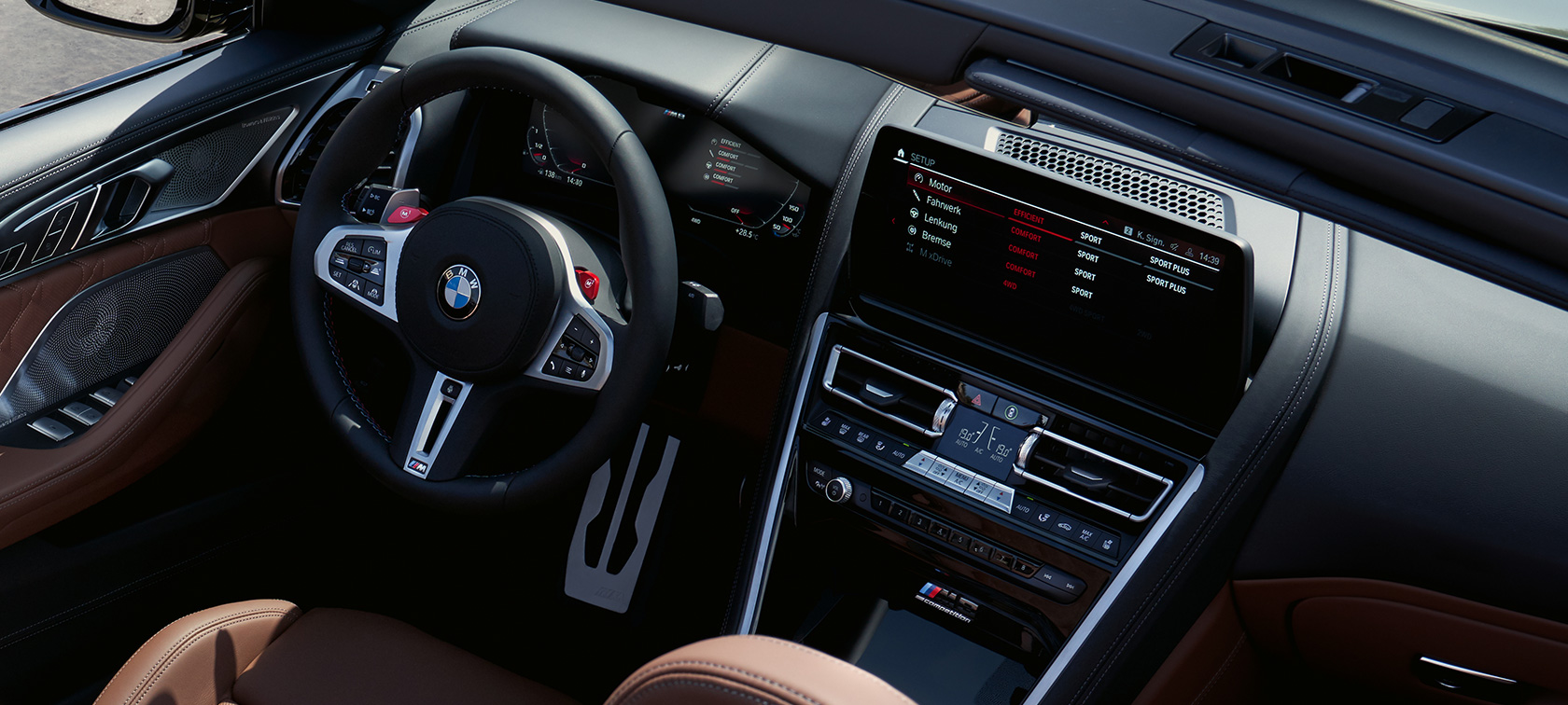 BMW M8 Competition кабриолет F91 LCI Facelift 2022 кокпит, контролен дисплеј BMW M8 Competition кабриолет F91 LCI Facelift 2022 кокпит, контролен дисплеј