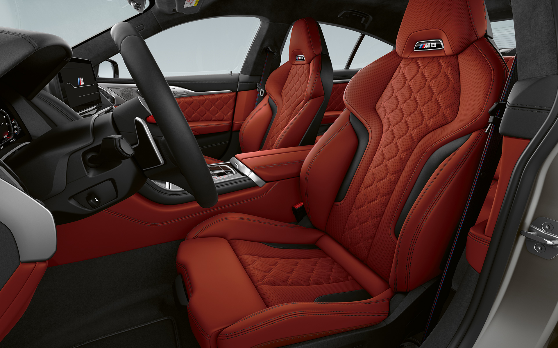Внатрешност со M Sport седишта BMW M8 Gran Coupé F93 LCI Facelift 2022 BMW M8 Gran Coupé F93 LCI Facelift 2022 внатрешност M Sport седишта