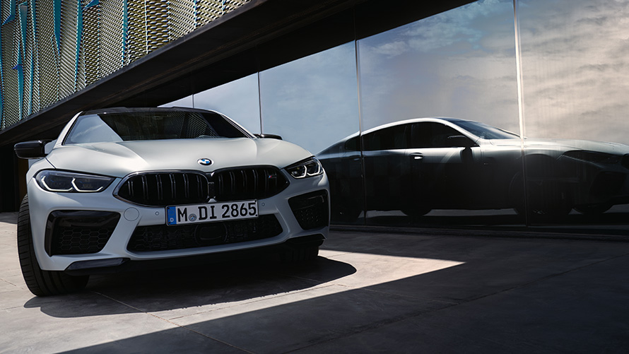 Технички податоци за BMW M8 Competition Gran Coupé F93 LCI Facelift 2022 BMW M8 Competition Gran Coupé F93 LCI Facelift 2022 BMW Individual Frozen Brilliant White металик поглед однапред, технички податоци