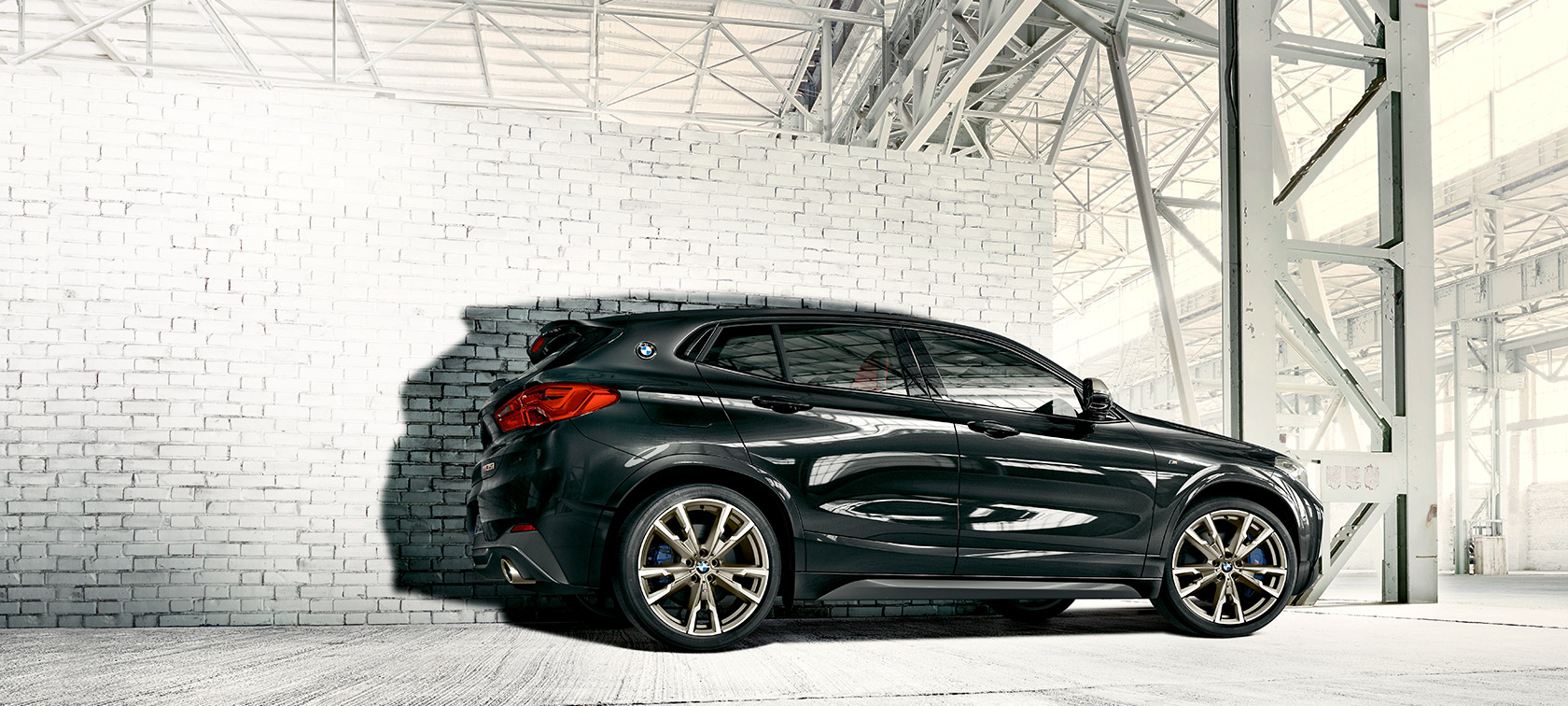 Страничен поглед BMW X2 M35i (F39) Страничен поглед BMW X2 M35i (F39) Sapphire Black metallic