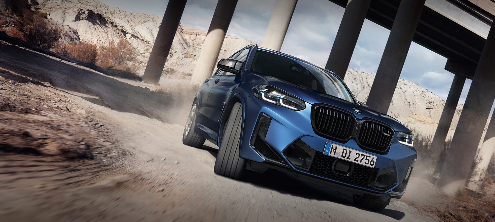 BMW X3 M Competition F97 LCI Facelift 2021 Frozen Marina Bay сина металик боја тричетвртински фронтален поглед во возење