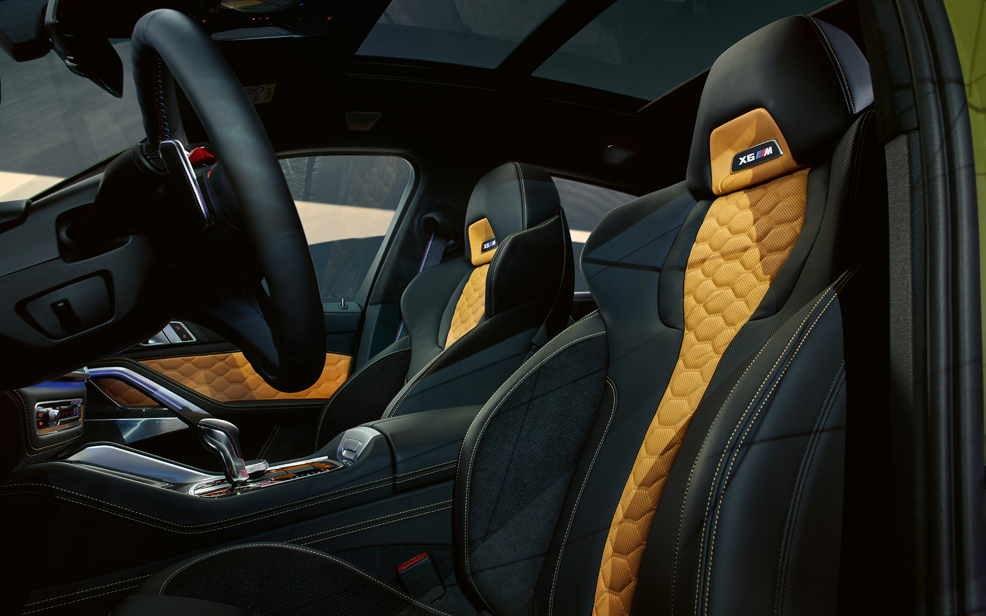 М Мултифункциски седишта BMW X6 M Competition F96 М Мултифункциски седишта со осветлено X6 M лого BMW X6 M Competition F96 SUV ентериер