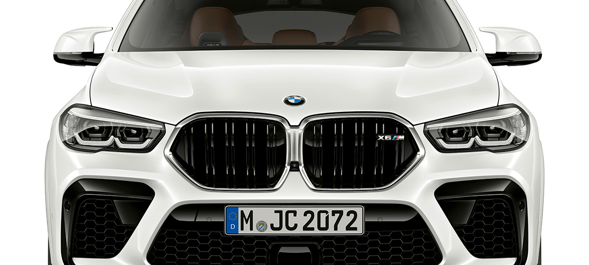 Предница на BMW X6 M F96 M двострана бубрежна решетка BMW X6 M F96 2020 SUV фронтален поглед