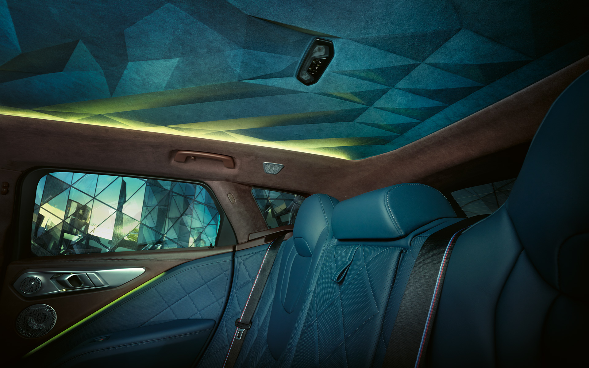 BMW XM G09 чувство во задниот дел BMW XM G09 Внатрешност чувство на луксуз во задниот дел
