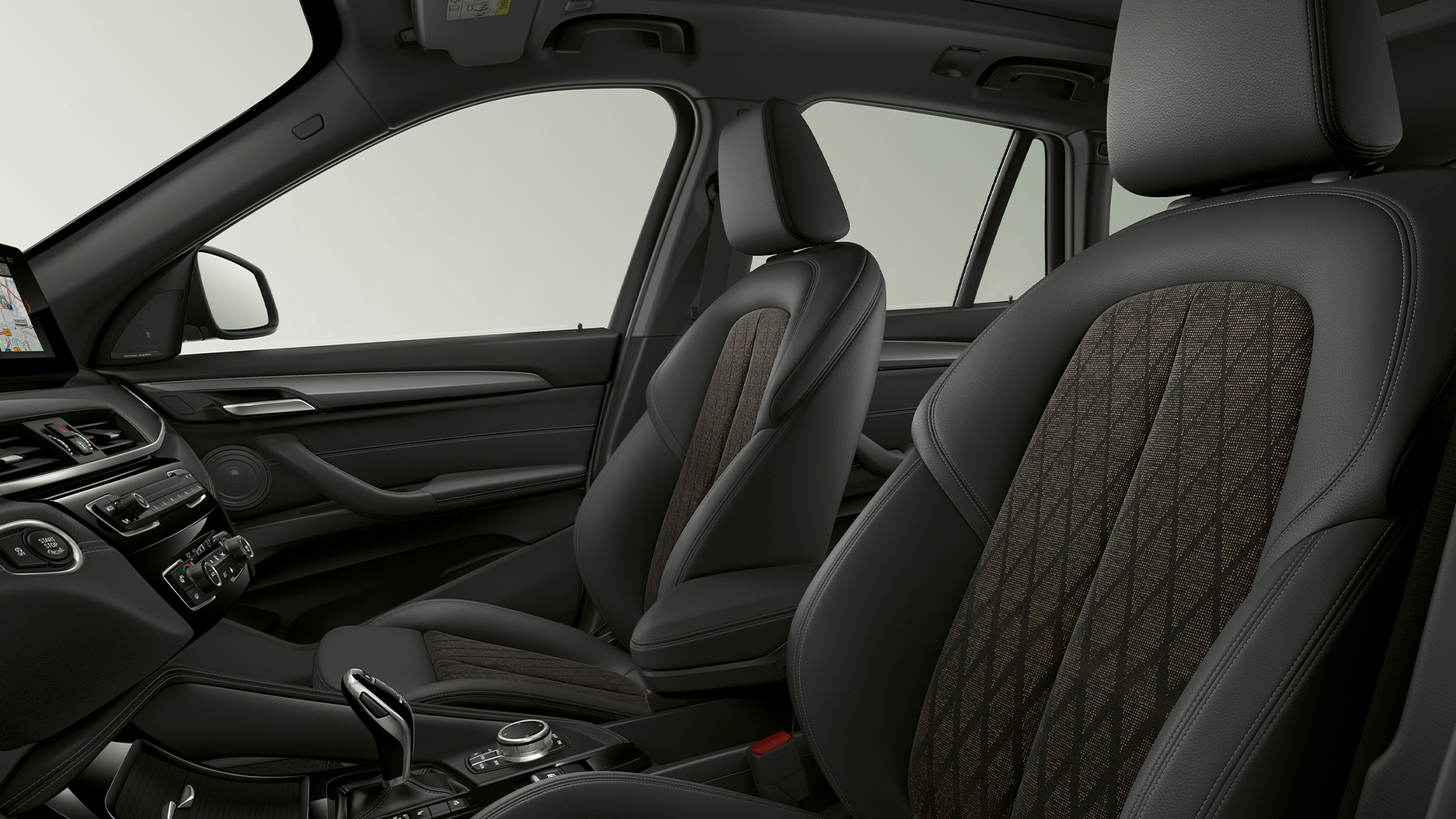 BMW X1, модел xLine, навлаки BMW X1, модел xLine, внатрешност со фокус на навлаките