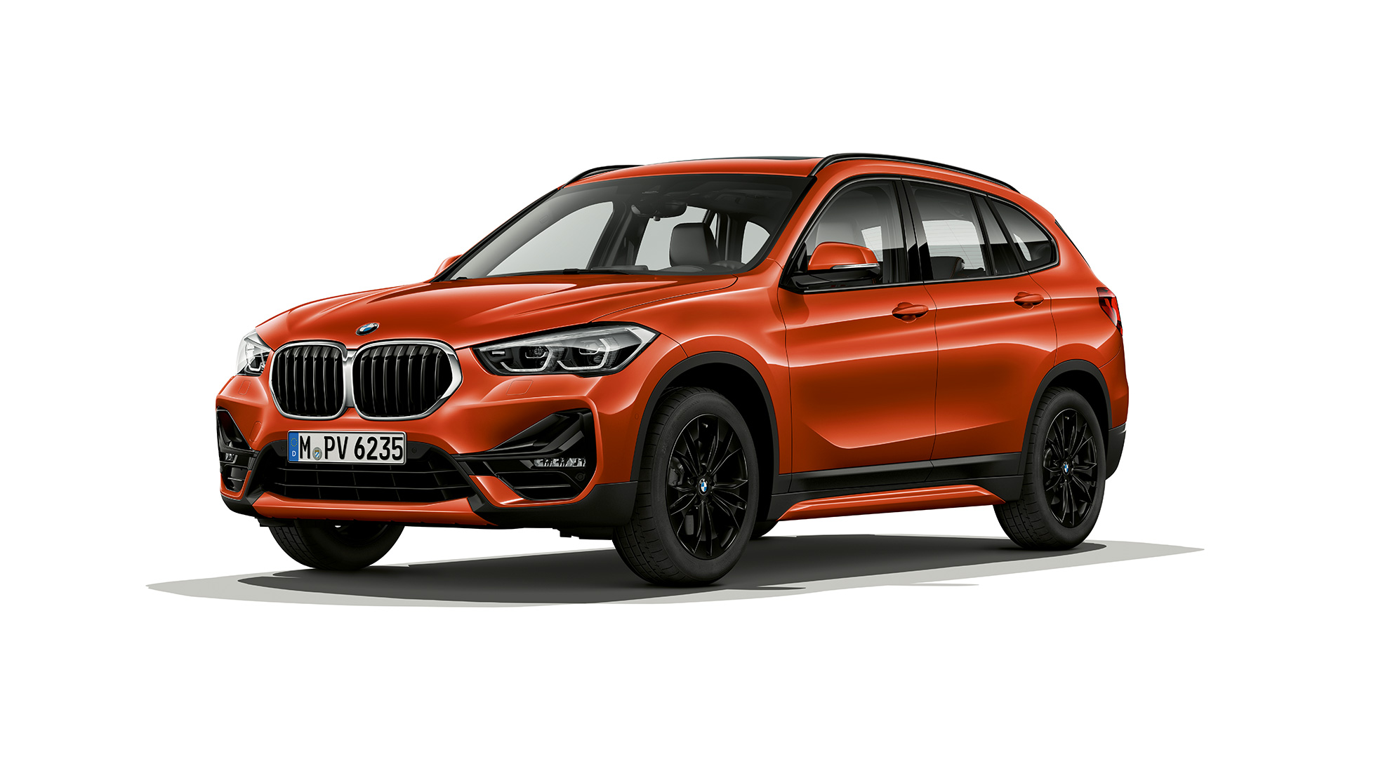 BMW X1, модел Sport Line, тричетвртински приказ однапред BMW X1, модел Sport Line, тричетвртински приказ однапред во студио
